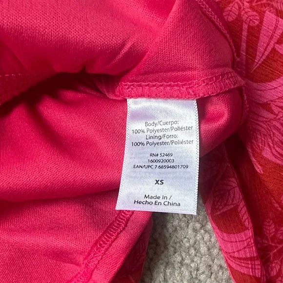 Sophia Vergara Red Floral V-Neck Peplum Top - Picture 5 of 7